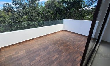 Casa nueva de 5 rec en venta en Granada Encuentro Playa del Carmen P4533