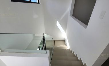 Casa nueva de 5 rec en venta en Granada Encuentro Playa del Carmen P4533