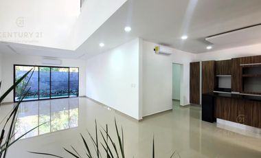 Casa nueva de 5 rec en venta en Granada Encuentro Playa del Carmen P4533