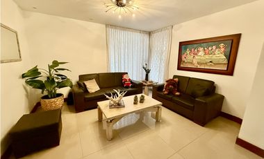 Venta de casa independiente en la Loma de Alejandría en el Poblado