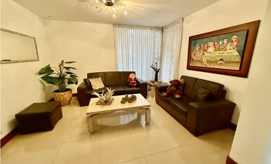 Venta de casa independiente en la Loma de Alejandría en el Poblado