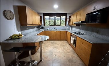 Venta de casa independiente en la Loma de Alejandría en el Poblado