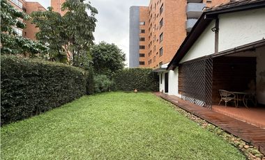 Venta de casa independiente en la Loma de Alejandría en el Poblado