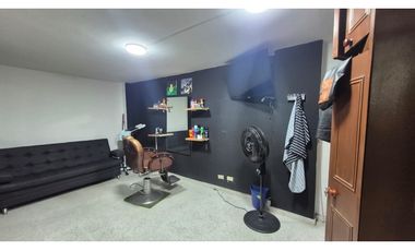 casa tercer piso de 90 metros disponible