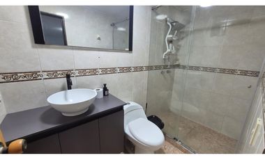 casa tercer piso de 90 metros disponible