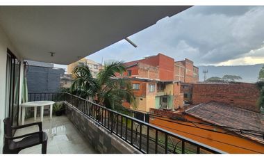 casa tercer piso de 90 metros disponible