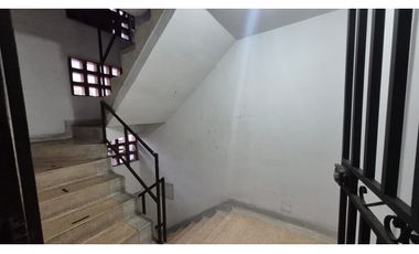 casa tercer piso de 90 metros disponible