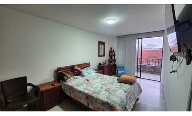 casa tercer piso de 90 metros disponible