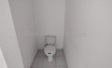 Cumbres de Juriquilla local comercial en RENTA RAH2022