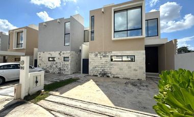 Casa en Renta en Privada con Amenidades, Cancha de Padel y Vigilancia 24 horas