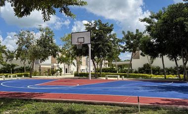 Casa en Renta en Privada con Amenidades, Cancha de Padel y Vigilancia 24 horas