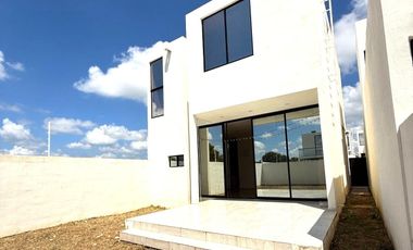 Casa en Renta en Privada con Amenidades, Cancha de Padel y Vigilancia 24 horas