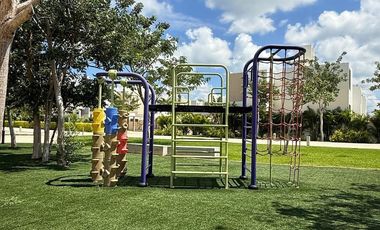 Casa en Renta en Privada con Amenidades, Cancha de Padel y Vigilancia 24 horas