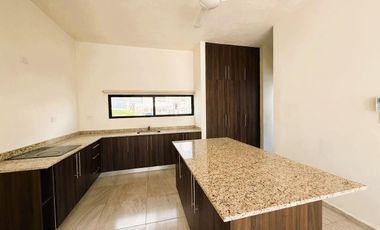 Casa en Renta en Privada con Amenidades, Cancha de Padel y Vigilancia 24 horas