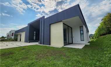 ✨ Casa de Lujo Nueva en Condominio – Combia, Pereira