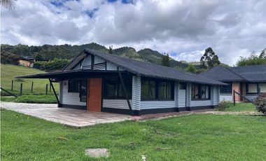 Casa campestre ubicada en el municipio de La Ceja Antioquia.