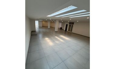 ARRIENDO LOCAL COMERCIAL EN LA CALLE 96 CON CARRERA 10