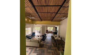 Casa campestre de 750 M2 en 980 mill en La Mesa cund