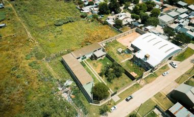 VENTA EN BLOCK GALPON + DOS VIVIENDAS SANTA RITA