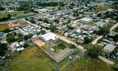 VENTA EN BLOCK GALPON + DOS VIVIENDAS SANTA RITA