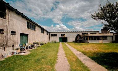 VENTA EN BLOCK GALPON + DOS VIVIENDAS SANTA RITA