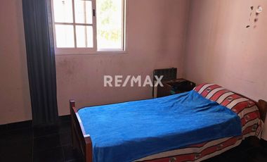 CASA EN VENTA EN CIPOLLETTI- B° PARQUE 12 DE SEPT.