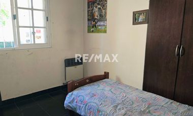 CASA EN VENTA EN CIPOLLETTI- B° PARQUE 12 DE SEPT.