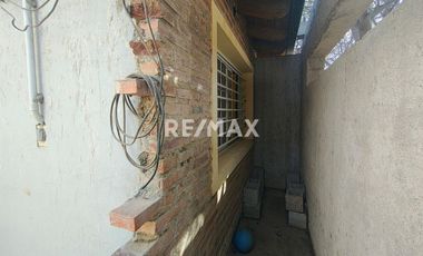 CASA EN VENTA EN CIPOLLETTI- B° PARQUE 12 DE SEPT.