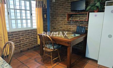 CASA EN VENTA EN CIPOLLETTI- B° PARQUE 12 DE SEPT.