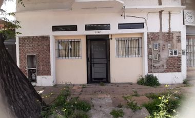 VENTA PH AL FRENTE MONOAMBIENTE MORON SUR