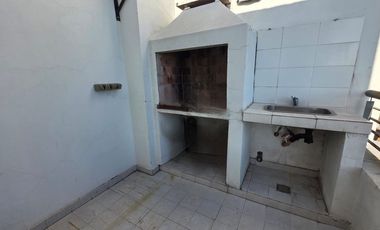 Depart. Triplex-4 Amb, c/coch. 105m2, Lanús Oeste