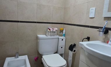 Depart. Triplex-4 Amb, c/coch. 105m2, Lanús Oeste