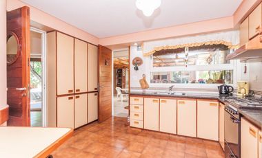 VENTA CASA DE 5 AMBIENTES EN COUNTRY EL PARAISO