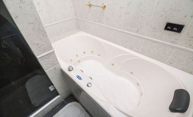 VENTA CASA DE 5 AMBIENTES EN COUNTRY EL PARAISO