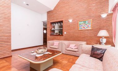 VENTA CASA DE 5 AMBIENTES EN COUNTRY EL PARAISO