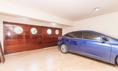 VENTA CASA DE 5 AMBIENTES EN COUNTRY EL PARAISO