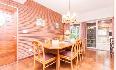 VENTA CASA DE 5 AMBIENTES EN COUNTRY EL PARAISO