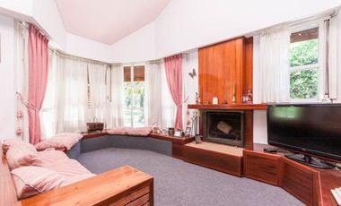 VENTA CASA DE 5 AMBIENTES EN COUNTRY EL PARAISO