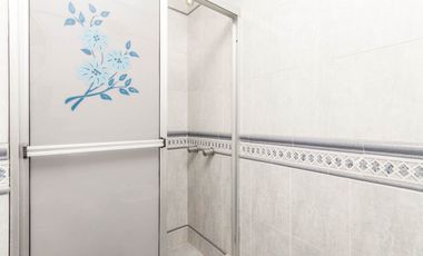 VENTA CASA DE 5 AMBIENTES EN COUNTRY EL PARAISO