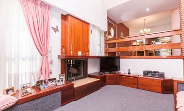 VENTA CASA DE 5 AMBIENTES EN COUNTRY EL PARAISO