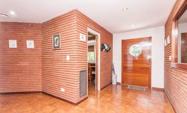 VENTA CASA DE 5 AMBIENTES EN COUNTRY EL PARAISO
