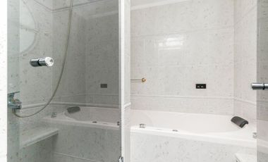 VENTA CASA DE 5 AMBIENTES EN COUNTRY EL PARAISO