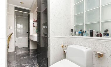 VENTA CASA DE 5 AMBIENTES EN COUNTRY EL PARAISO