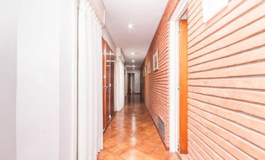 VENTA CASA DE 5 AMBIENTES EN COUNTRY EL PARAISO