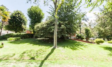 VENTA CASA DE 5 AMBIENTES EN COUNTRY EL PARAISO