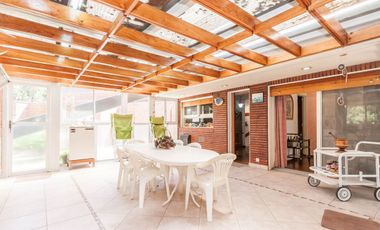 VENTA CASA DE 5 AMBIENTES EN COUNTRY EL PARAISO