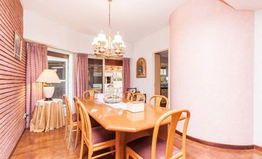 VENTA CASA DE 5 AMBIENTES EN COUNTRY EL PARAISO