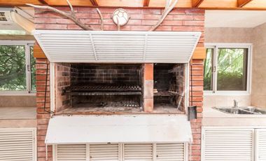 VENTA CASA DE 5 AMBIENTES EN COUNTRY EL PARAISO