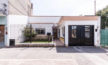 Casa 4 amb con jardín y quincho - Deheza 3700