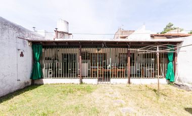 Casa 4 amb con jardín y quincho - Deheza 3700